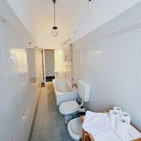 Ferienwohnung Un Bel Posto Al Mare Savona Exterior foto